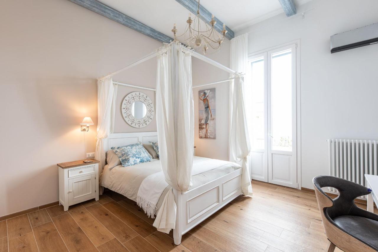 Regina Minor Apartment Monopoli Bagian luar foto