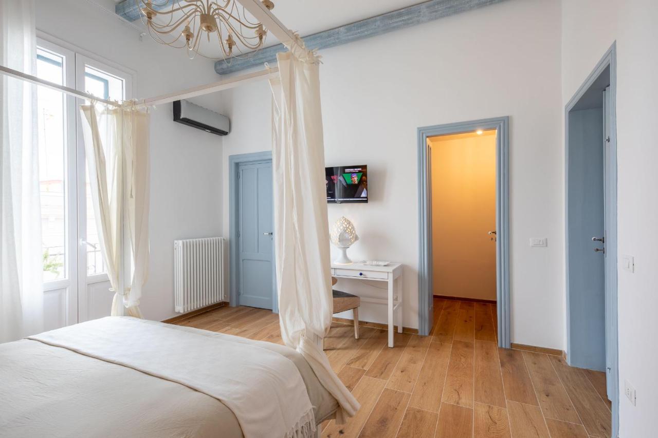Regina Minor Apartment Monopoli Bagian luar foto
